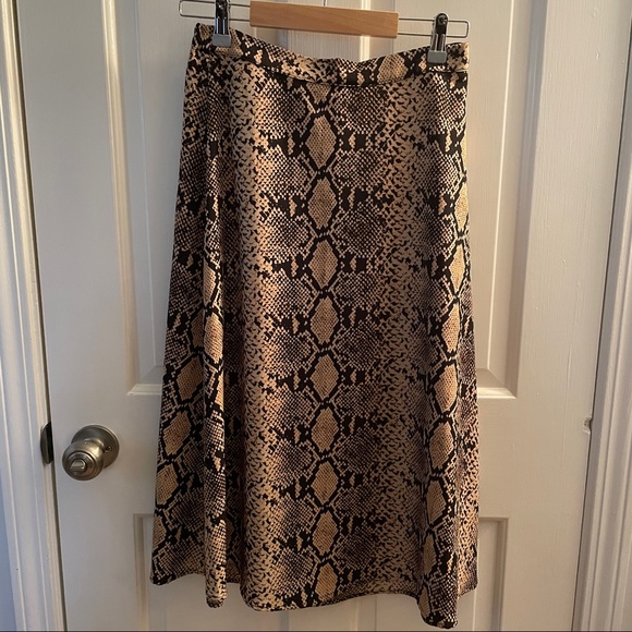 Midi skirt with elasticized waist. T Tahari brand.Size XS. NWT - Picture 1 of 6